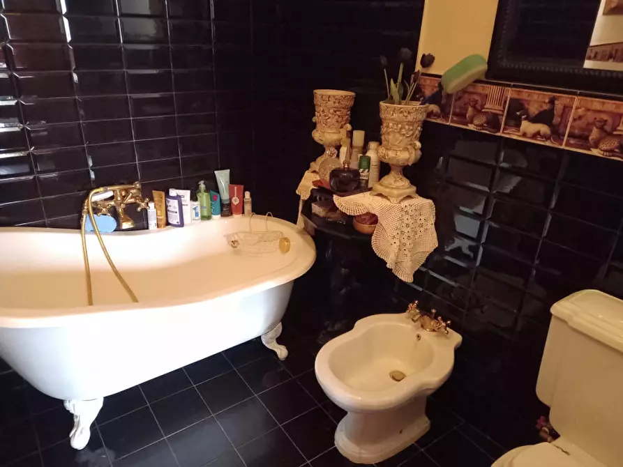 Immagine 37 di Appartamento in vendita  in Via Armando Sala a Bracciano