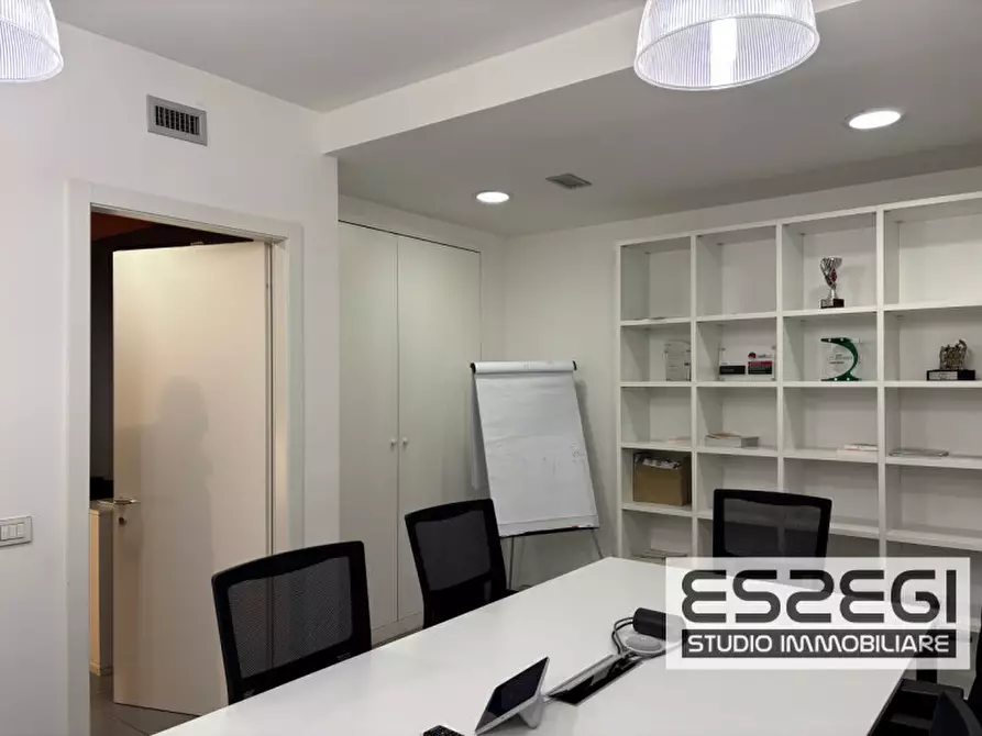 Immagine 10 di Ufficio in affitto  a Padova