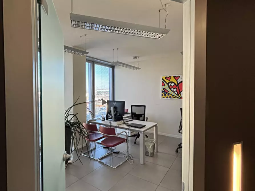 Immagine 17 di Ufficio in affitto  a Padova