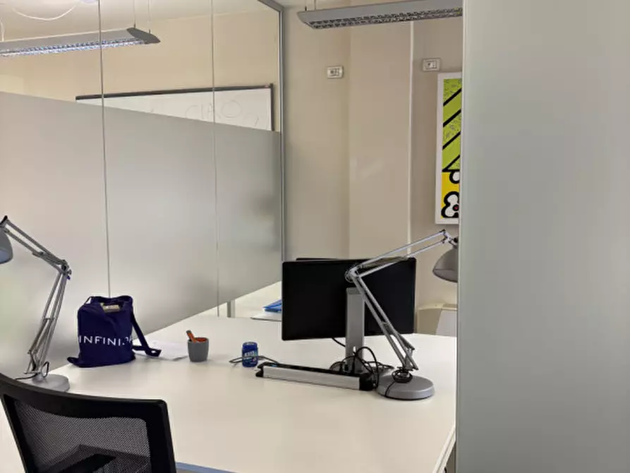 Immagine 21 di Ufficio in affitto  in Via Altichiero a Padova