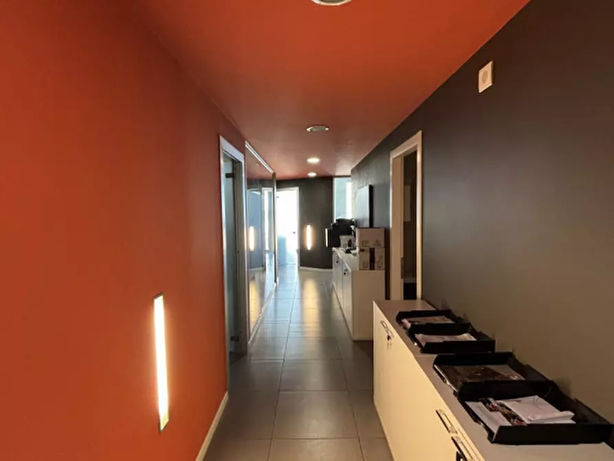 Immagine 28 di Ufficio in affitto  a Padova