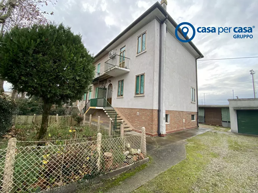 Immagine 1 di Villetta a schiera in vendita  in Loreo, Via XXV Aprile a Loreo