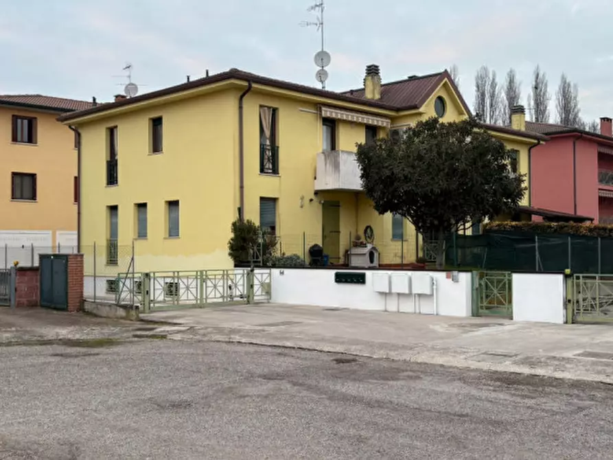 Immagine 17 di Appartamento in affitto  in Via Lussemburgo 11 a Curtatone