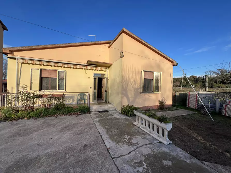 Immagine 2 di Casa indipendente in vendita  in Via Canal di Valle a Chioggia
