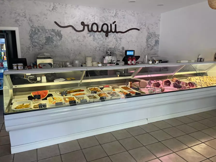 Immagine 1 di Attività commerciale in vendita  in Via Fratelli Cervi 13 a Bellaria-Igea Marina