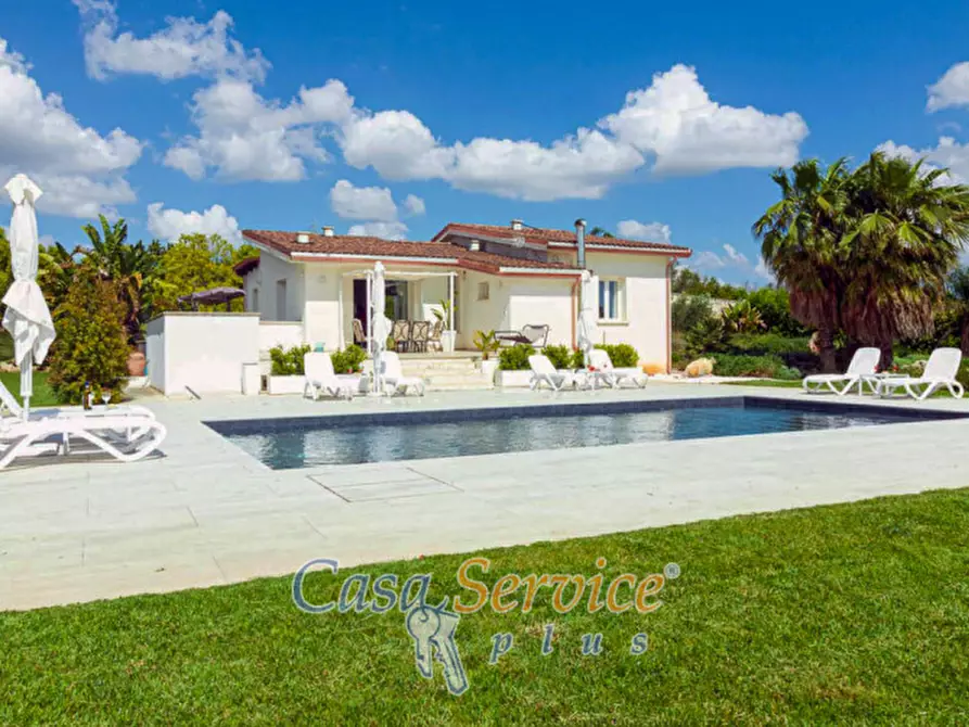 Immagine 1 di Villa in vendita  in Via Ischera a Casarano