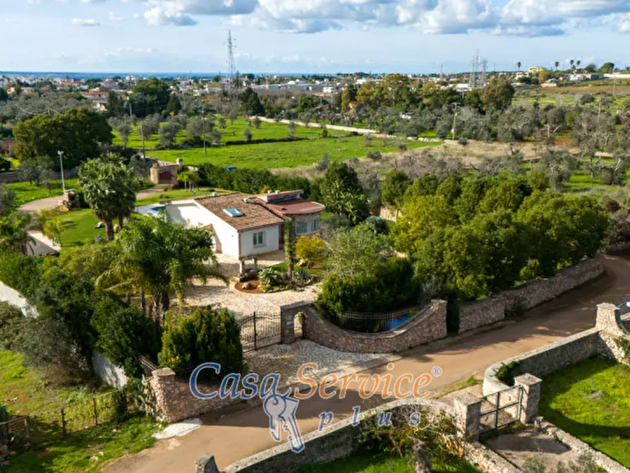 Immagine 2 di Villa in vendita  in Via Ischera a Casarano