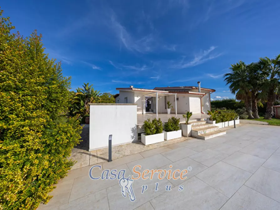 Immagine 11 di Villa in vendita  in Via Ischera a Casarano