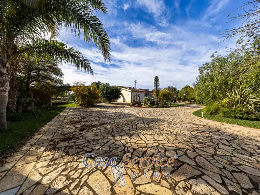 Immagine 17 di Villa in vendita  in Via Ischera a Casarano