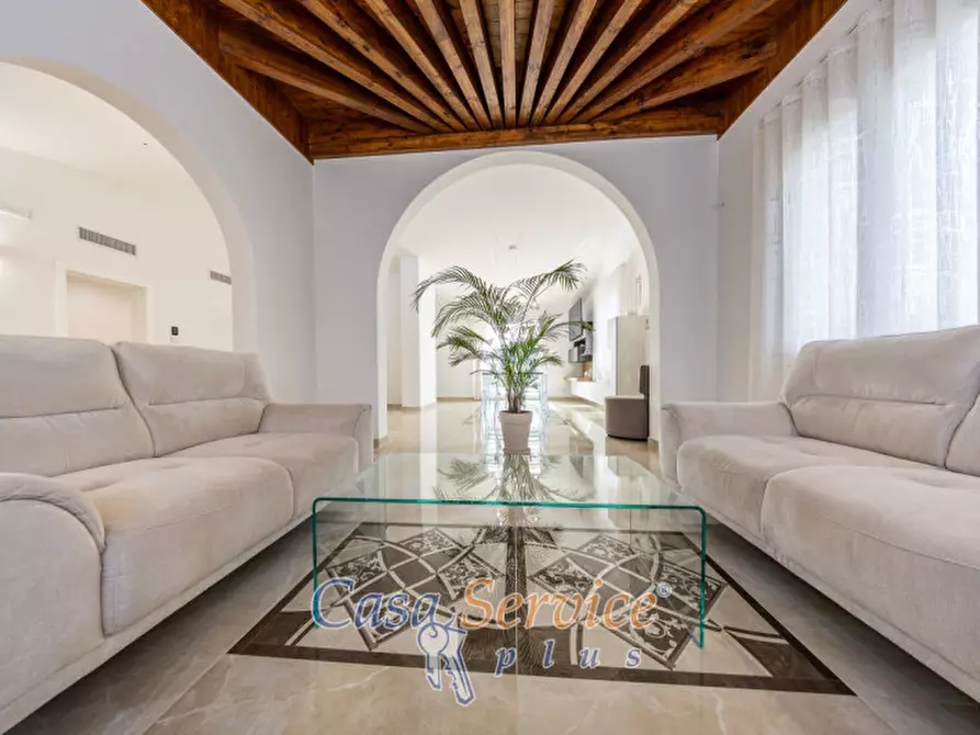 Immagine 40 di Villa in vendita  in Via Ischera a Casarano