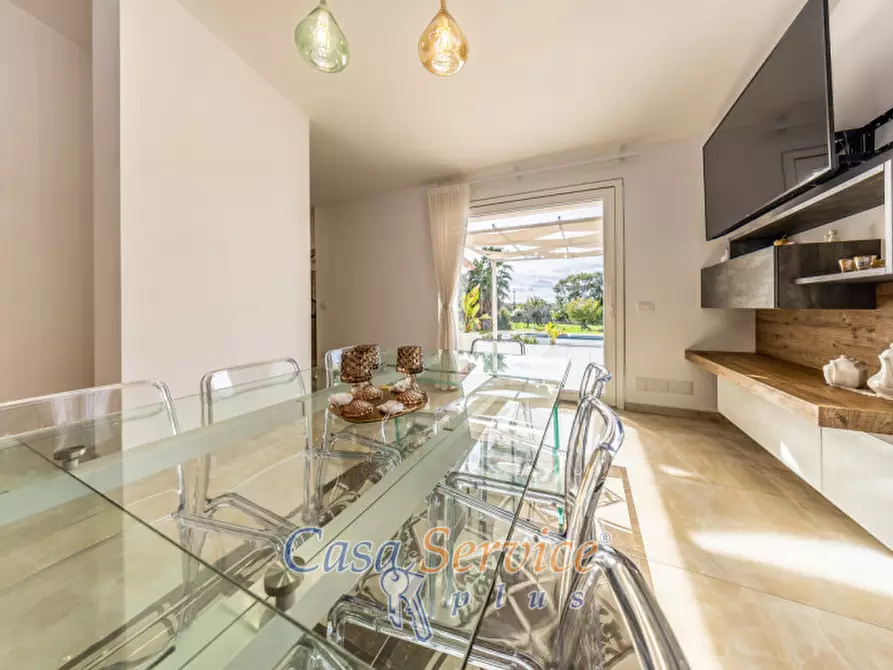 Immagine 41 di Villa in vendita  in Via Ischera a Casarano