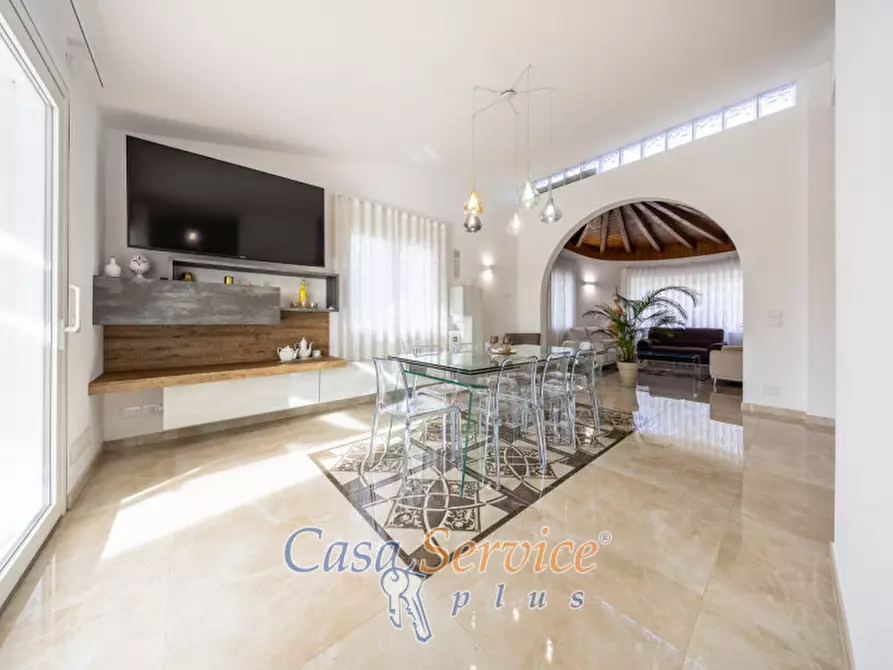 Immagine 44 di Villa in vendita  in Via Ischera a Casarano