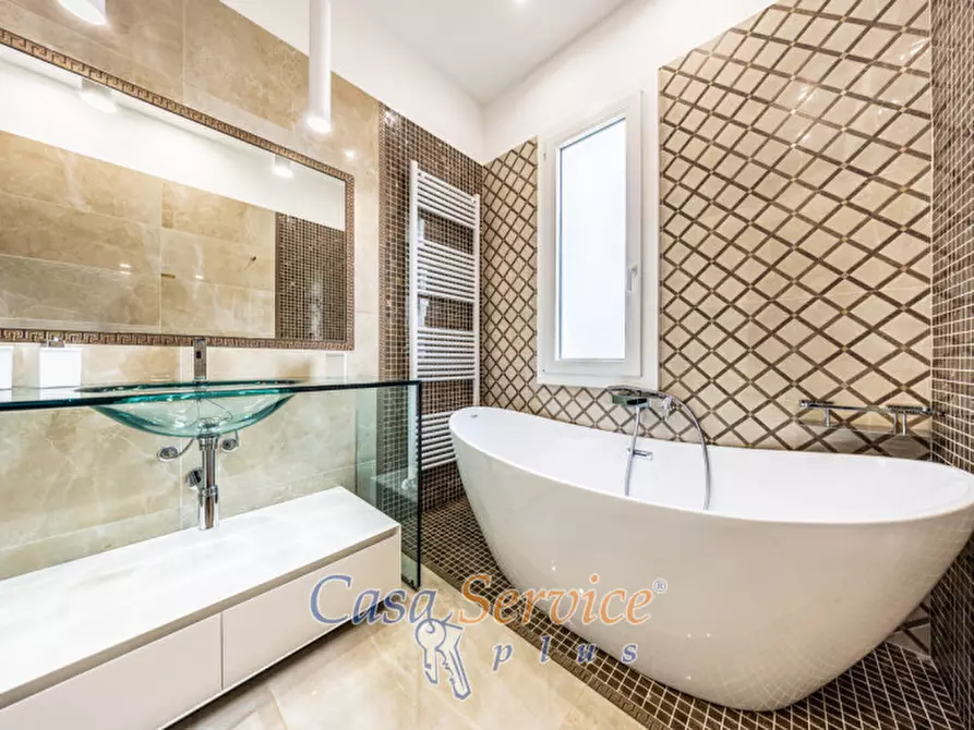 Immagine 59 di Villa in vendita  in Via Ischera a Casarano