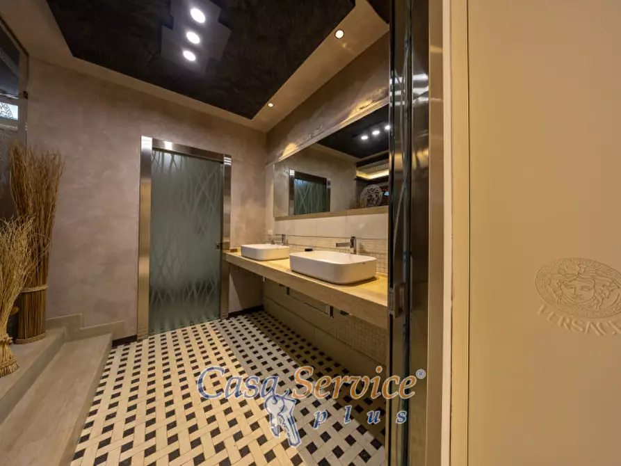 Immagine 68 di Villa in vendita  in Via Ischera a Casarano