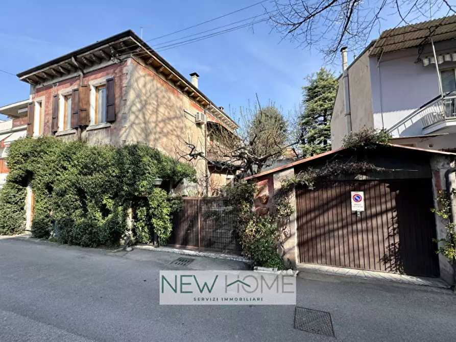 Immagine 1 di Appartamento in vendita  in Via Zatteri 24 a Verona