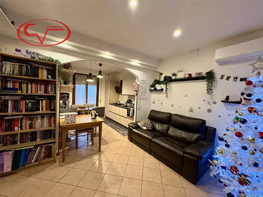 Immagine 3 di Appartamento in vendita  in Viale Cavour a Montevarchi