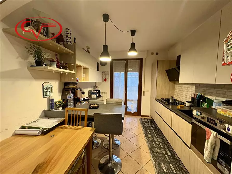 Immagine 6 di Appartamento in vendita  in Viale Cavour a Montevarchi