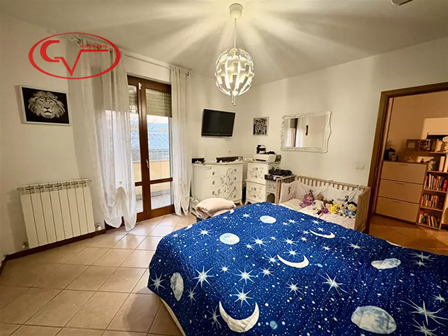 Immagine 12 di Appartamento in vendita  in Viale Cavour a Montevarchi