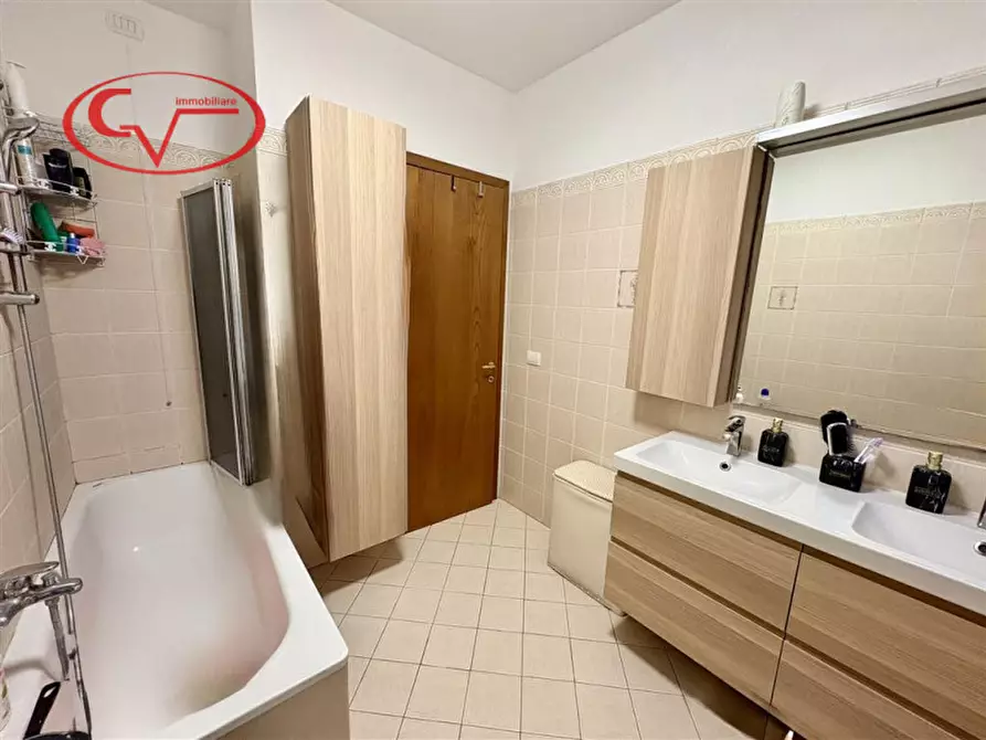 Immagine 17 di Appartamento in vendita  in Viale Cavour a Montevarchi