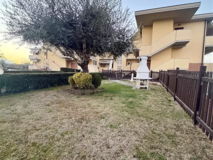 Immagine 30 di Appartamento in vendita  in Viale Cavour a Montevarchi