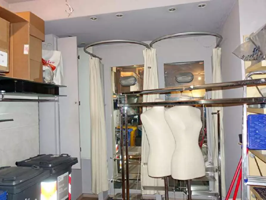 Immagine 2 di Negozio in vendita  in Via San Pietro, 8 a Agordo