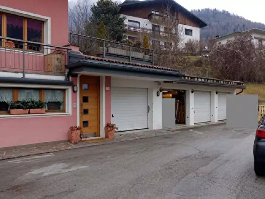 Immagine 1 di Garage in vendita  in Via Cesare Battisti a Agordo