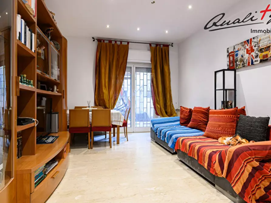 Immagine 4 di Appartamento in vendita  in Via dei Balestrucci a Roma