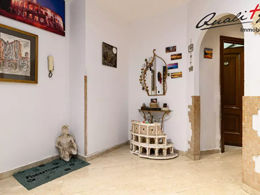 Immagine 5 di Appartamento in vendita  in Via dei Balestrucci a Roma