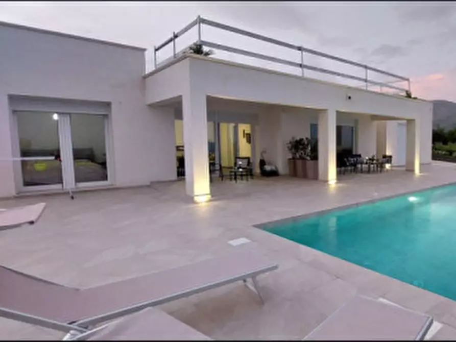 Immagine 5 di Villa in vendita  in Contrada Bochini-Collina degli Ulivi, 96012 a Avola