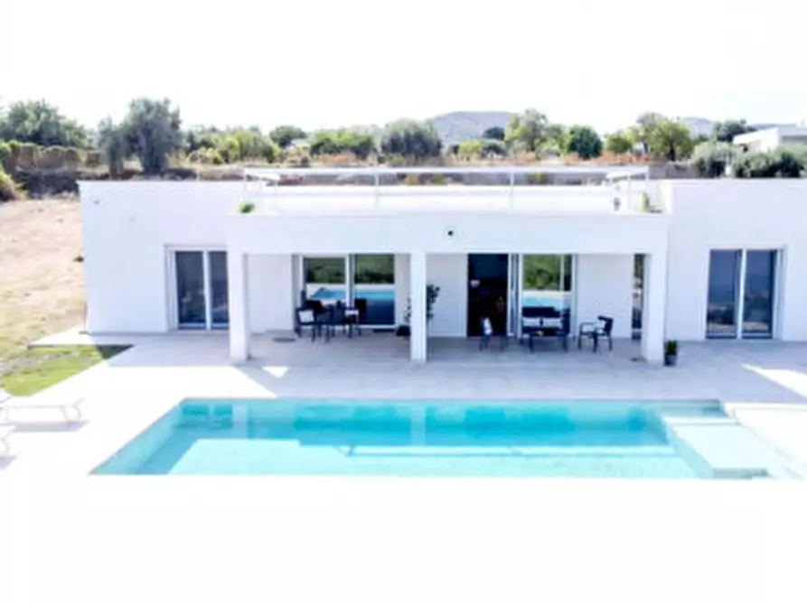 Immagine 12 di Villa in vendita  in Contrada Bochini-Collina degli Ulivi, 96012 a Avola