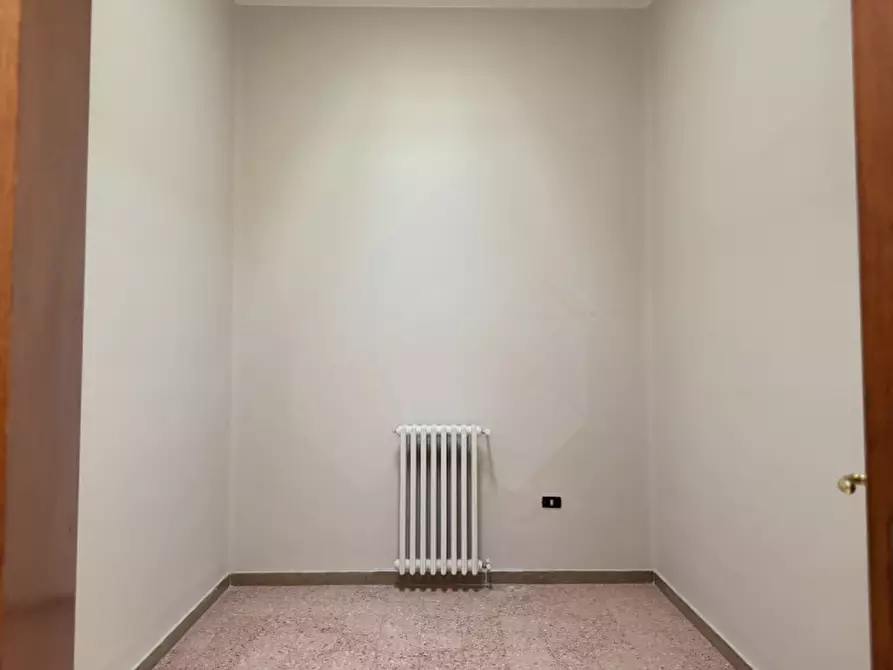 Immagine 16 di Appartamento in vendita  a Andria