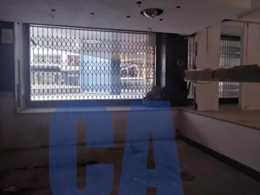 Immagine 8 di Attività commerciale in vendita  in VIA VITTOR PISANI a Milano