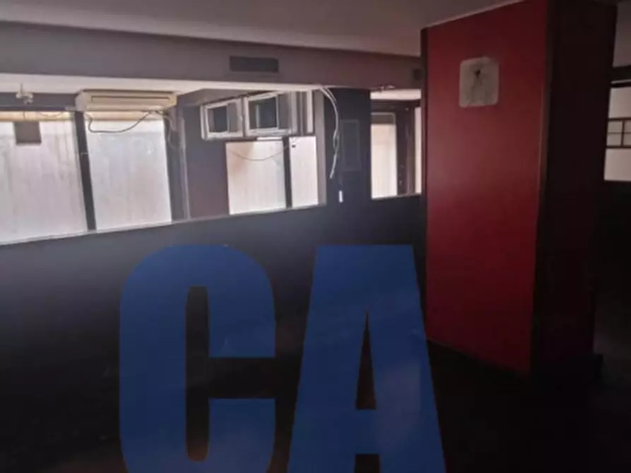 Immagine 10 di Attività commerciale in vendita  in VIA VITTOR PISANI a Milano