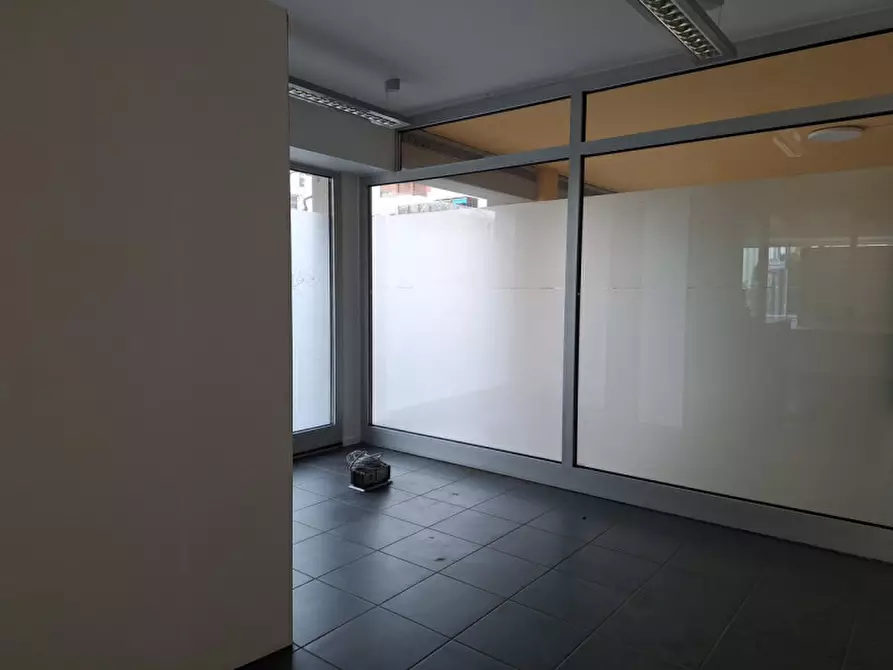 Immagine 5 di Negozio in vendita  in Via Fratelli Perini, 26, 38122 Trento TN, Italia a Trento