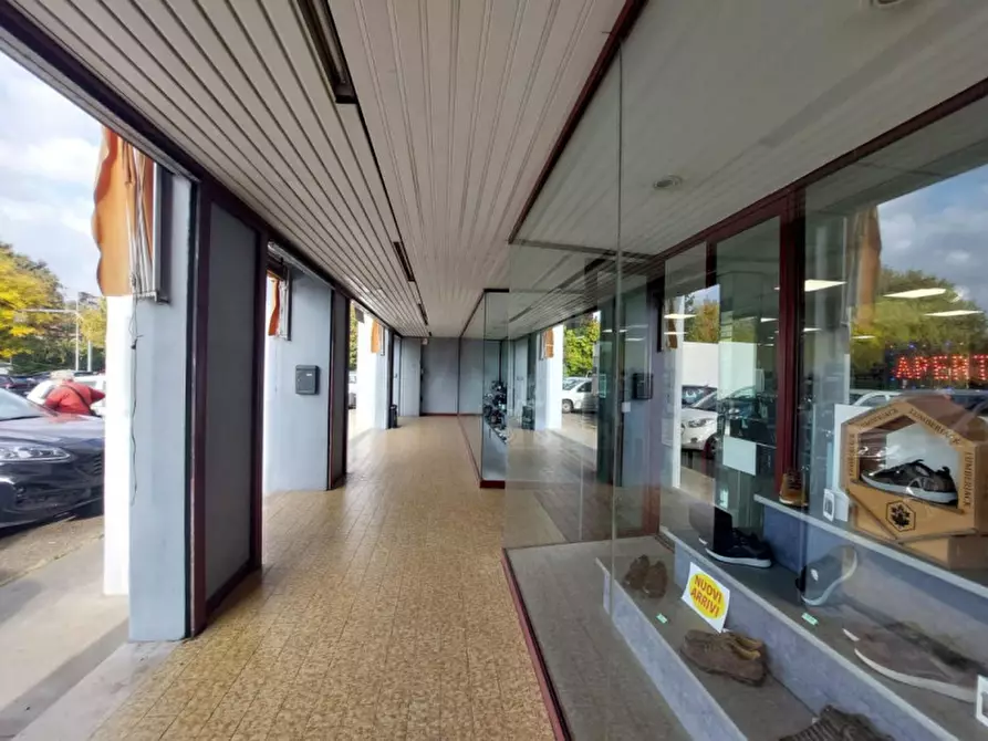 Immagine 6 di Negozio in vendita  in Via Ferdinando Santi, 22, 40060 Toscanella BO, Italia a Dozza