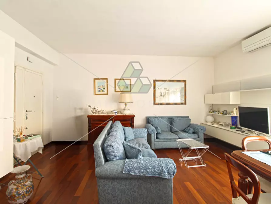 Immagine 2 di Appartamento in vendita  in Via di Santa Maria della Speranza a Roma