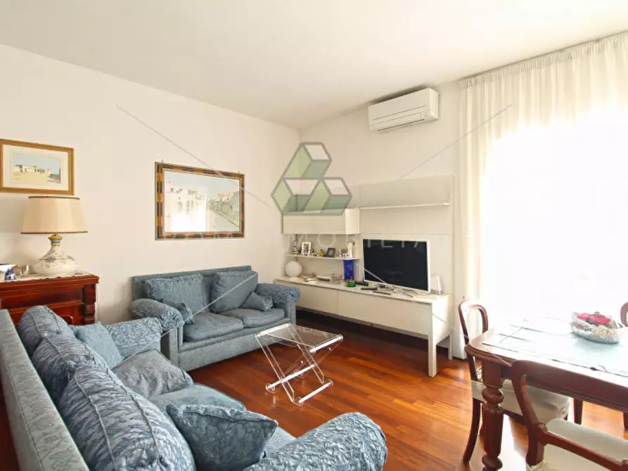 Immagine 3 di Appartamento in vendita  in Via di Santa Maria della Speranza a Roma