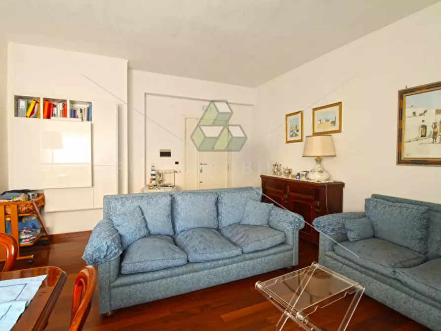 Immagine 5 di Appartamento in vendita  in Via di Santa Maria della Speranza a Roma