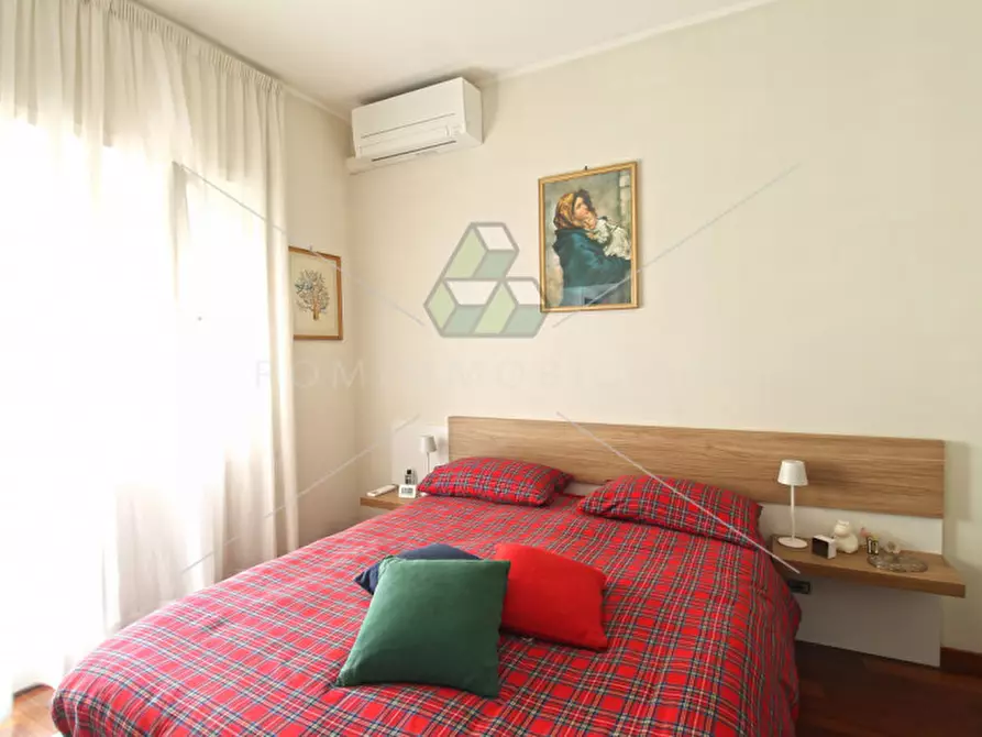 Immagine 15 di Appartamento in vendita  in Via di Santa Maria della Speranza a Roma