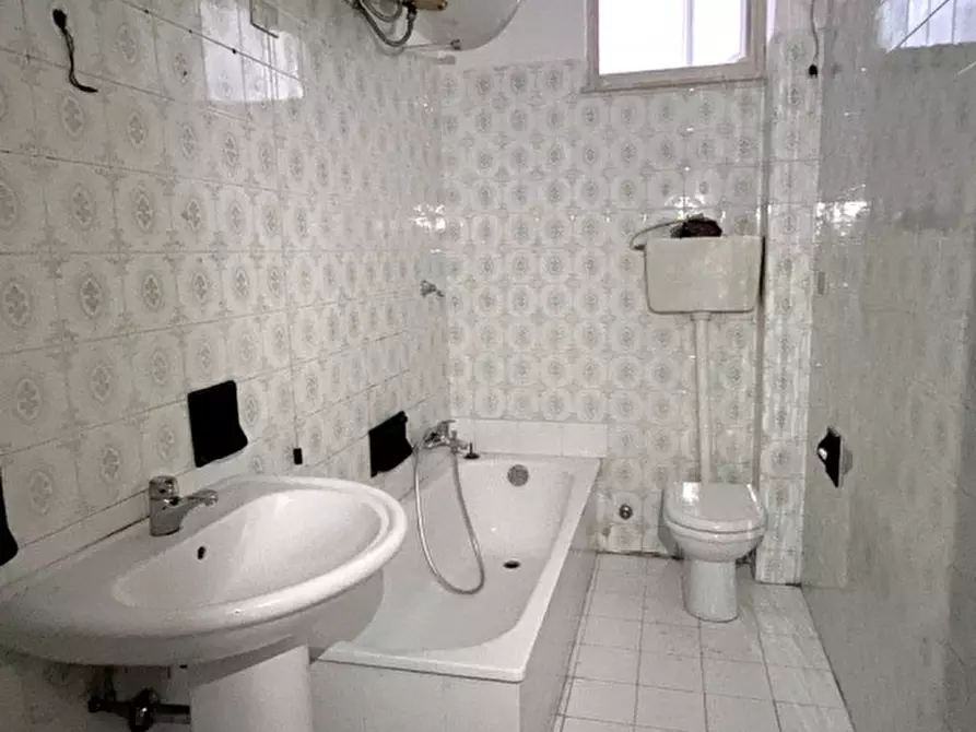 Immagine 6 di Appartamento in vendita  in Piazza Umberto Merlin a Rovigo