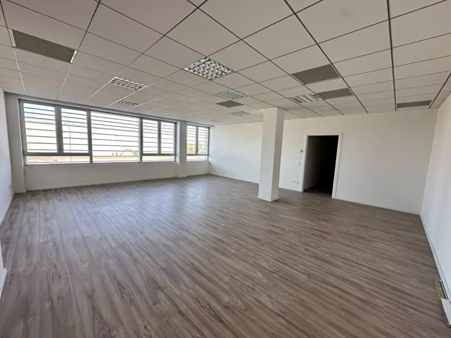 Immagine 6 di Ufficio in affitto  in Treviso Mare a Roncade