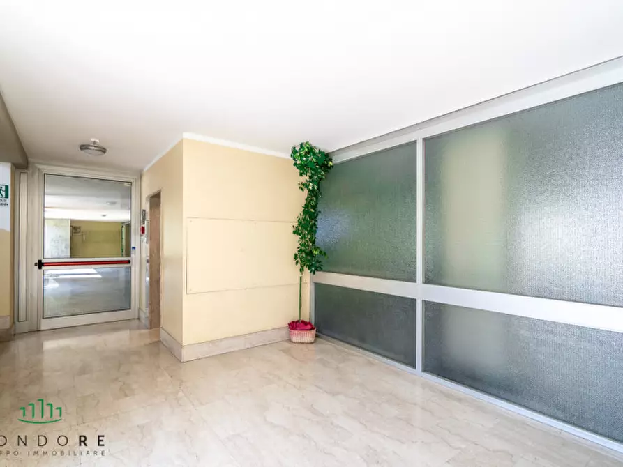 Immagine 3 di Appartamento in vendita  in Via Faenza a Bologna