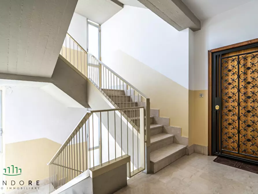 Immagine 4 di Appartamento in vendita  in Via Faenza a Bologna