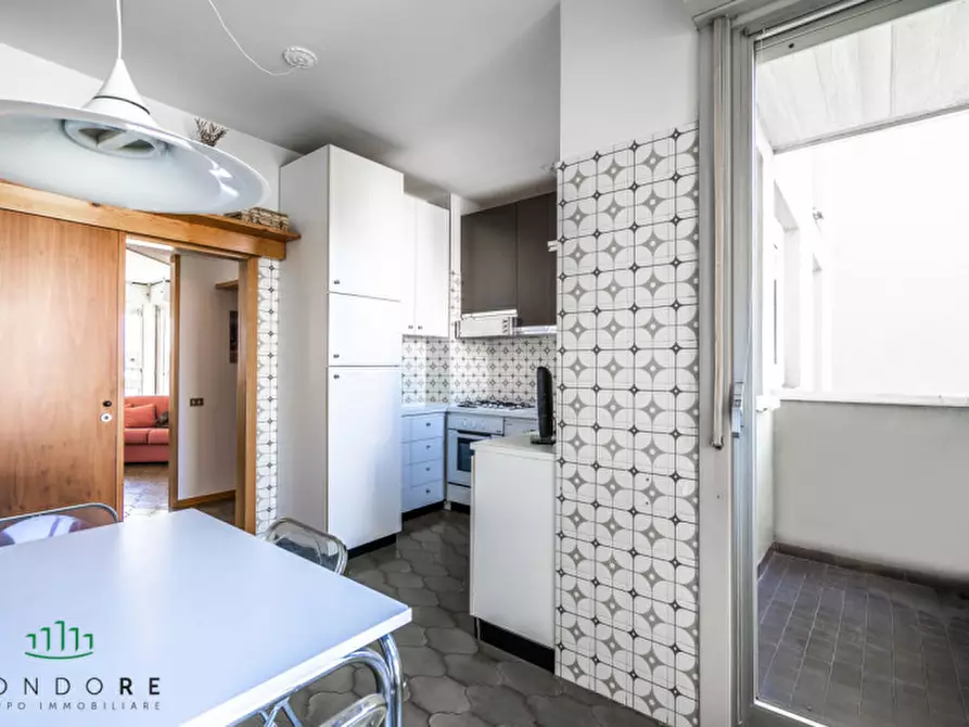 Immagine 9 di Appartamento in vendita  in Via Faenza a Bologna