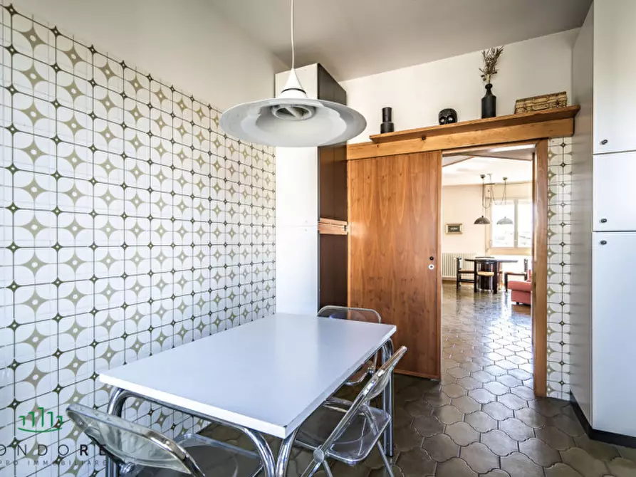 Immagine 10 di Appartamento in vendita  in Via Faenza a Bologna