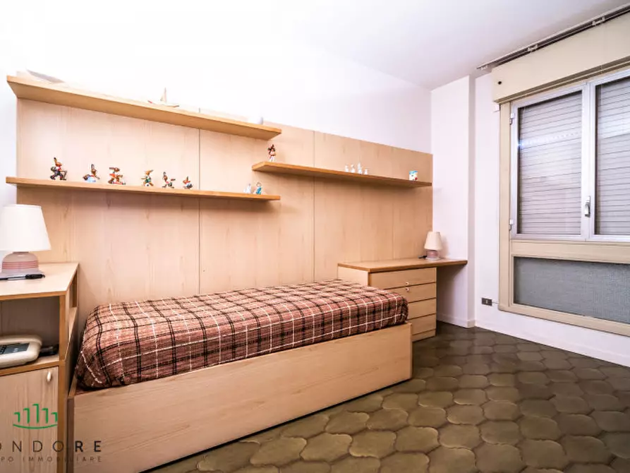 Immagine 12 di Appartamento in vendita  in Via Faenza a Bologna