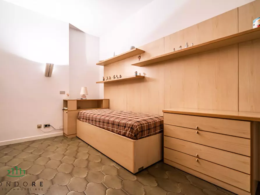 Immagine 13 di Appartamento in vendita  in Via Faenza a Bologna