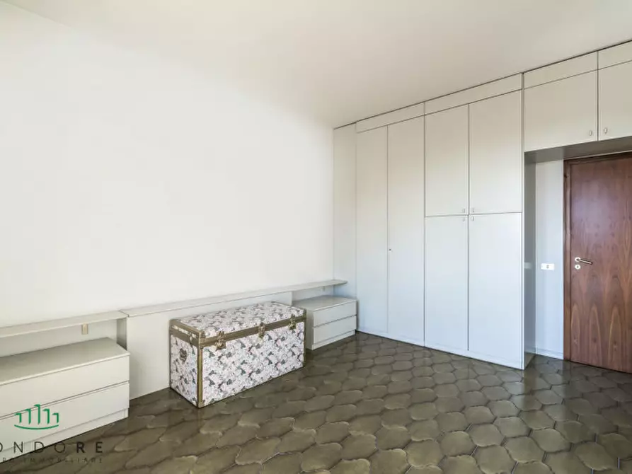 Immagine 14 di Appartamento in vendita  in Via Faenza a Bologna