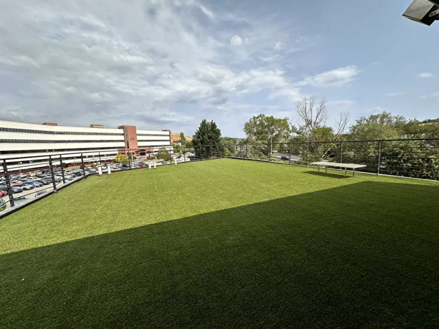 Immagine 3 di Ufficio in affitto  in Via Thomas Edison a Ancona