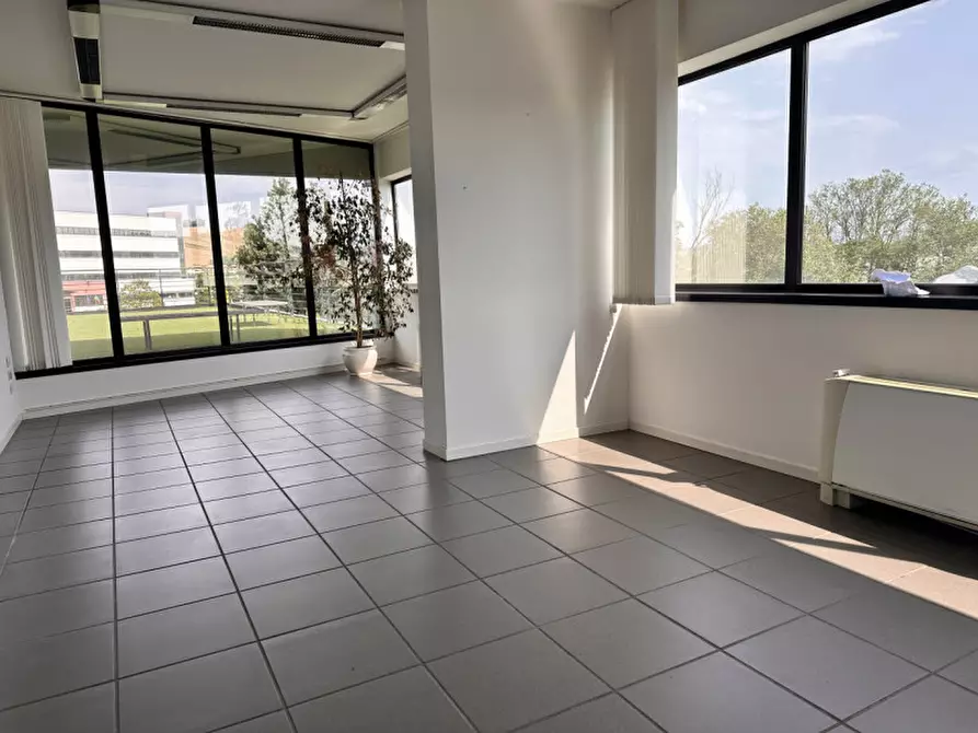 Immagine 6 di Ufficio in affitto  in Via Thomas Edison a Ancona